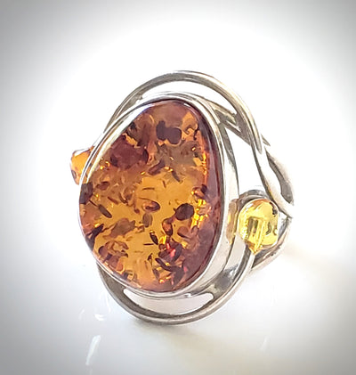 Oval natural amber large ring with beads in sterling silver