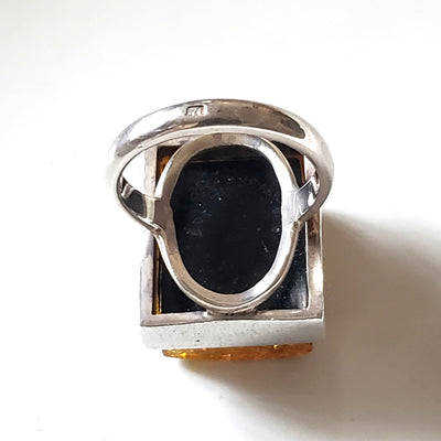 back of the Green amber unisex muscular amber ring in 925 sterling silver 