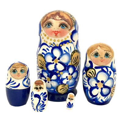 Blue matryoshka dolls 