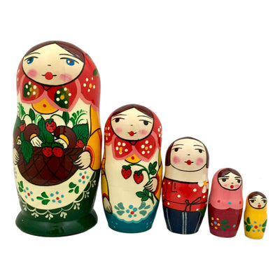 Traditional matryoshka dolls 