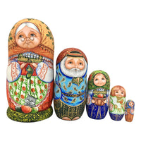 Russian family nesting dolls 