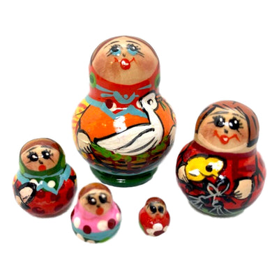 Family nesting dolls 