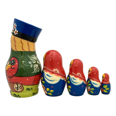 Traditional nesting dolls 