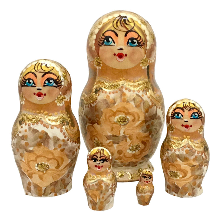 Russian nesting dolls small