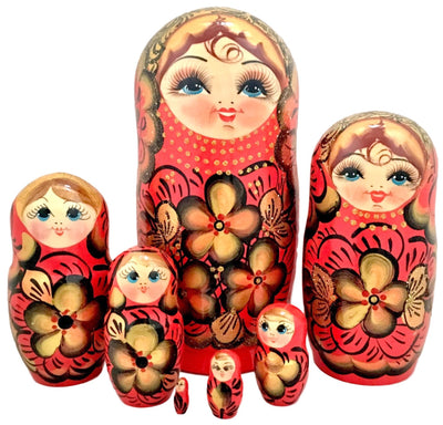 Red nesting dolls 