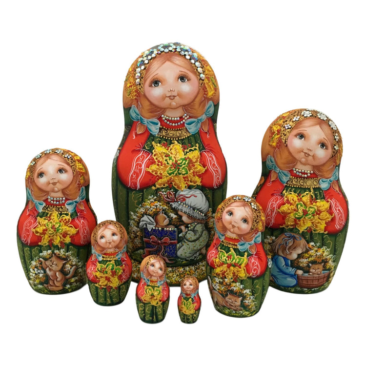 Large Russian nesting dolls 