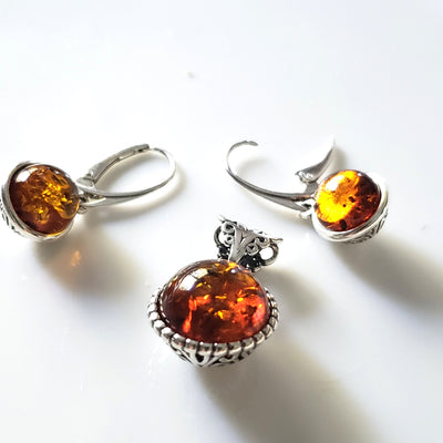 round amber bears earrings pendant set in silver