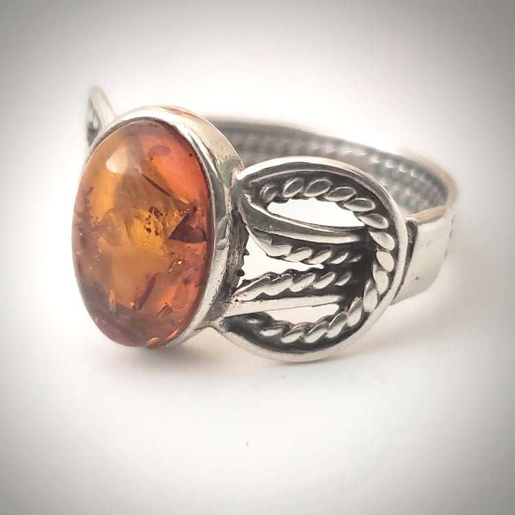 belt design silver amber ring