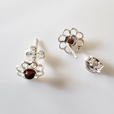 sterling silver daisy stud earrings