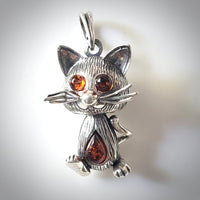kitty cat with heart silver pendant